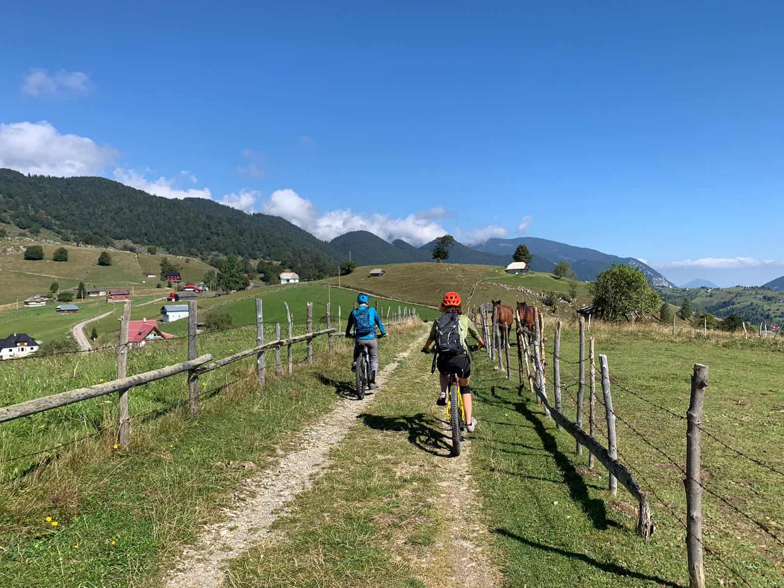 Tururi pe e-bike
