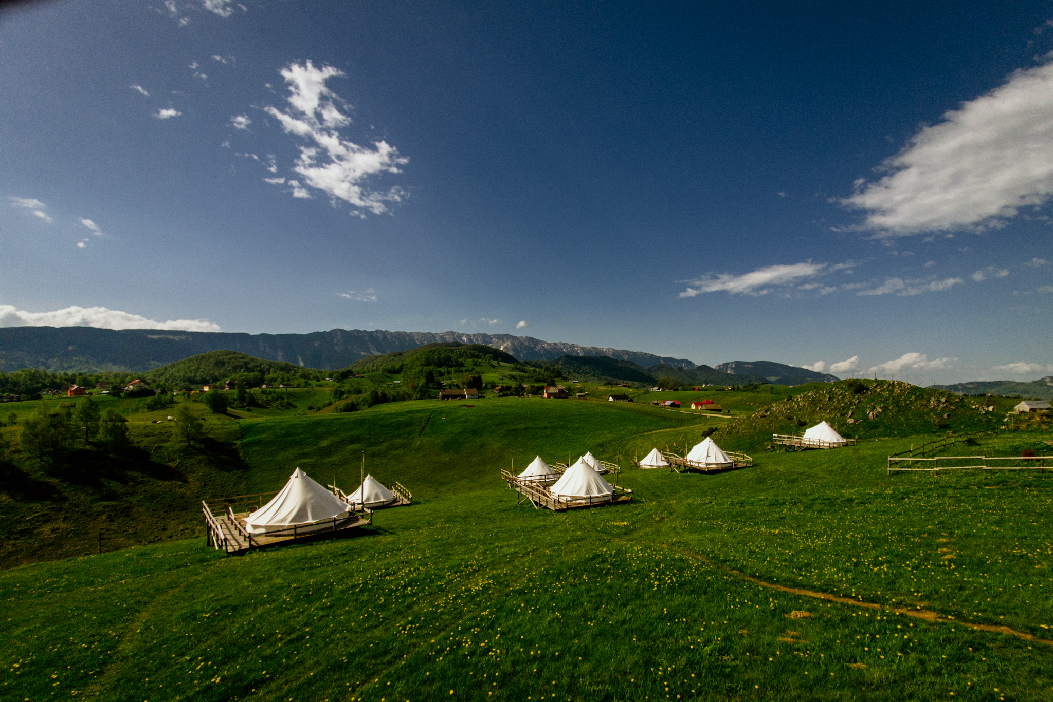 Descoperă oaza ta de liniște de la poalele Carpaților de Sfânta Maria